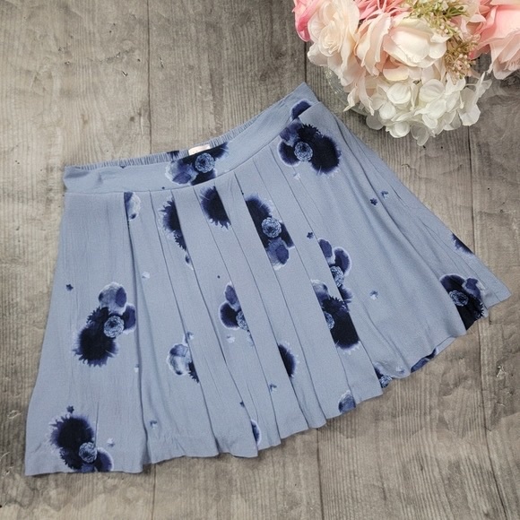 Aritzia Sunday Best Blue Floral Miniskirt - Picture 1 of 6